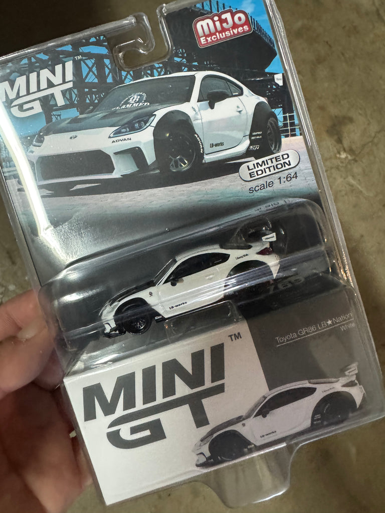 Mini GT Toyota GR86 LB Nation White