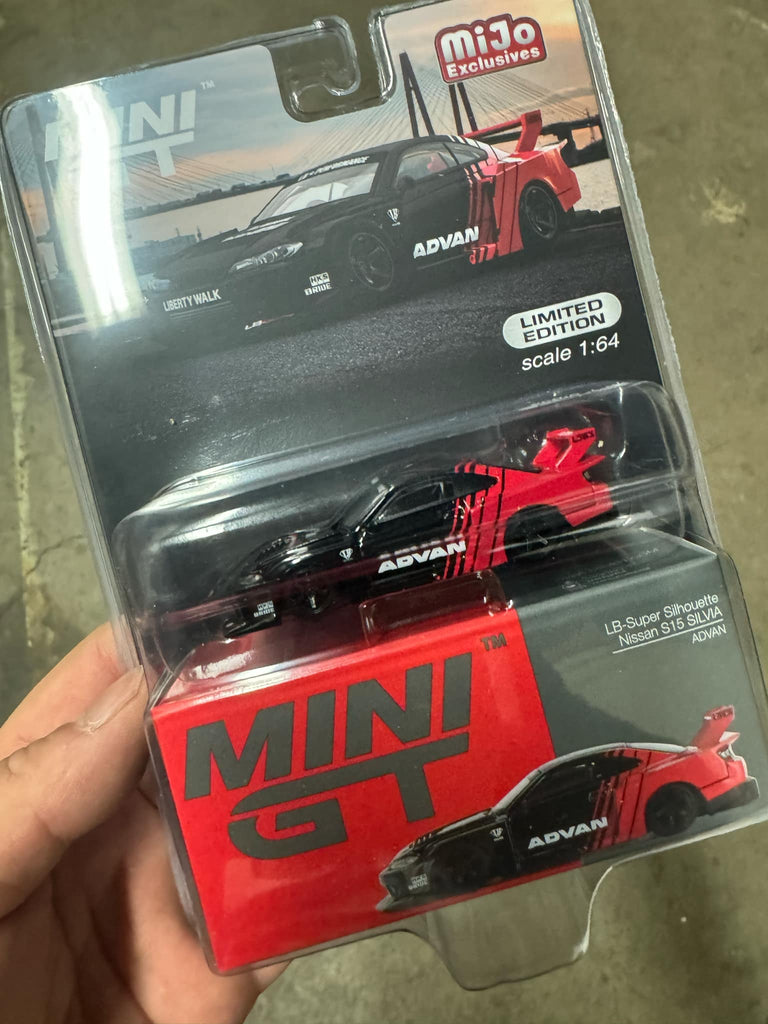 Mini GT Nissan Silvia S15 Liberty Walk ADVAN